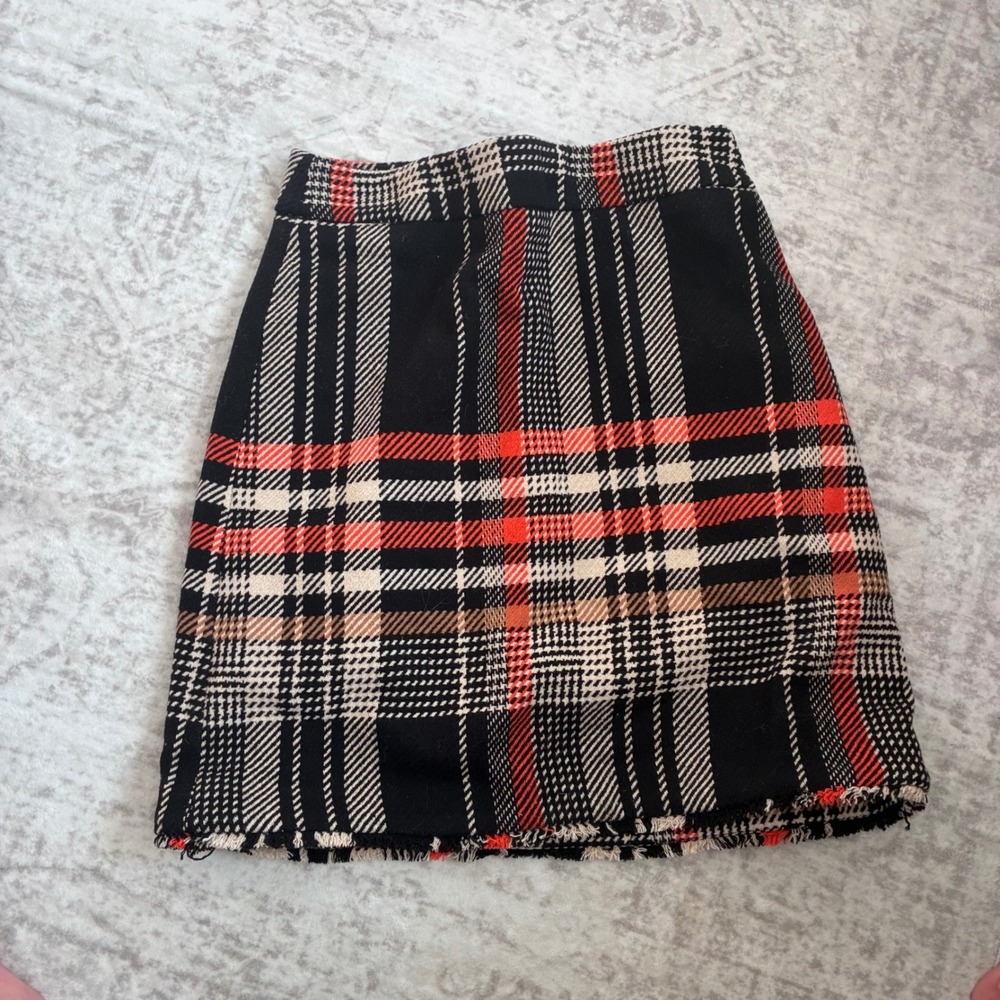 Ann Taylor Factory Plaid Mini Skirt Red Black Wool Blend‎ Frayed Hem Size 10